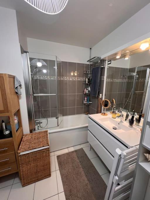 Appart 2 Chambres 17 Min De Paris Рони-су-Боа Екстериор снимка